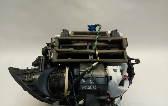 Opel Mokka B Interior heater climate box assembly 9849747580
