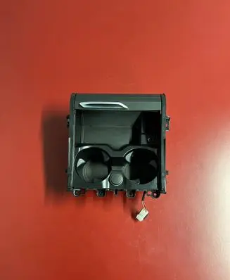 Cup holder front