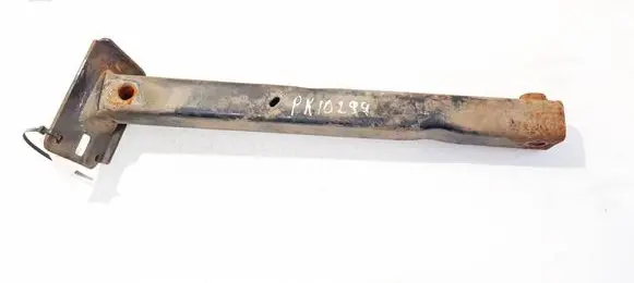 Front bumper mounting bracket