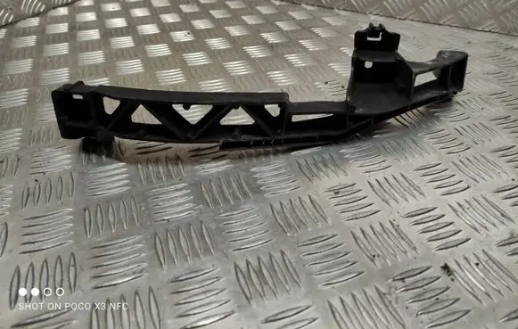 Volkswagen Eos Front bumper mounting bracket 1Q0807890