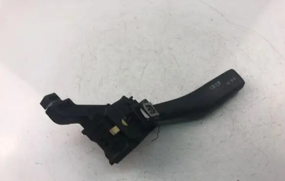 Volkswagen Tiguan Indicator stalk 1K0953513