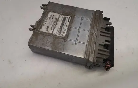 Volvo S40, V40 Engine control unit/module 0281001906