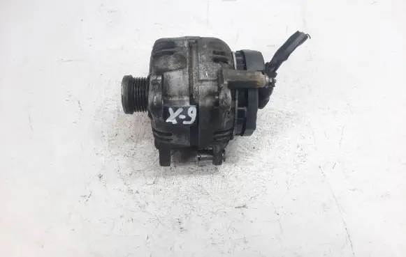 Volkswagen Golf VI Generator/alternator 03C903023A 0124525093