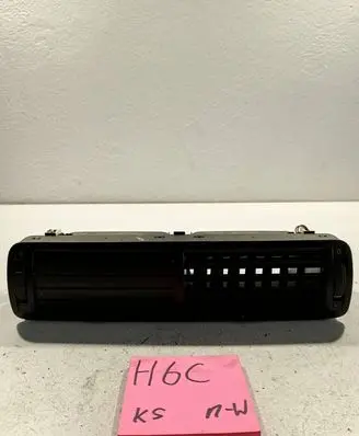 Volkswagen PASSAT B5 Dash center air vent grill 3B0819728