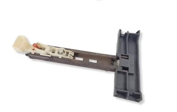 Renault Megane II Seat belt adjustment rail 8200262880 3110S0250