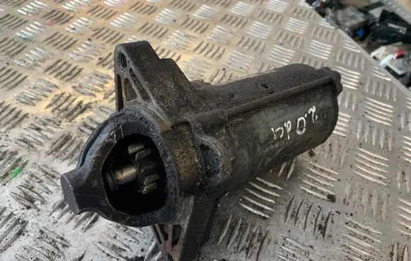 Renault Trafic II (X83) Starter motor 8200628430