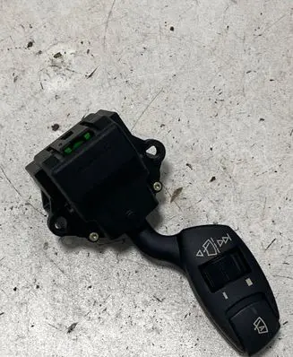 BMW 5 E60 E61 Wiper control stalk 6924107 01206110