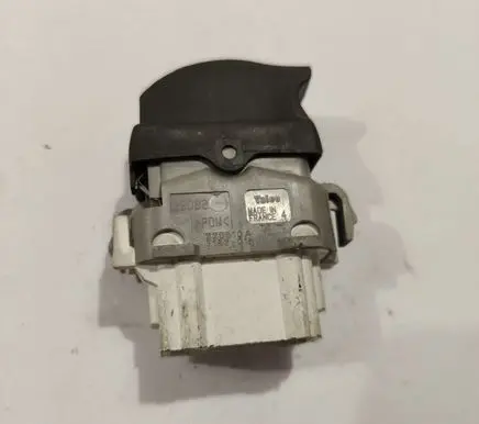 Renault Espace - Grand espace IV Electric window control switch 220510A