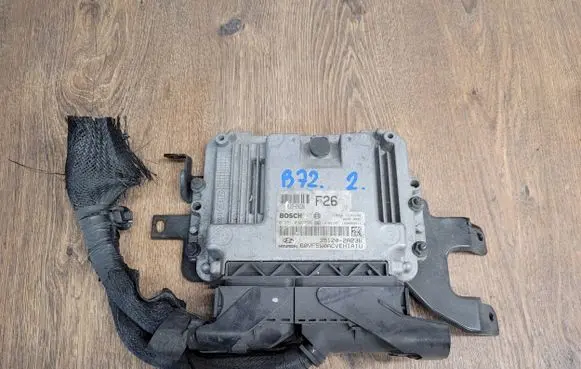Hyundai i40 Engine control unit/module 0281030600