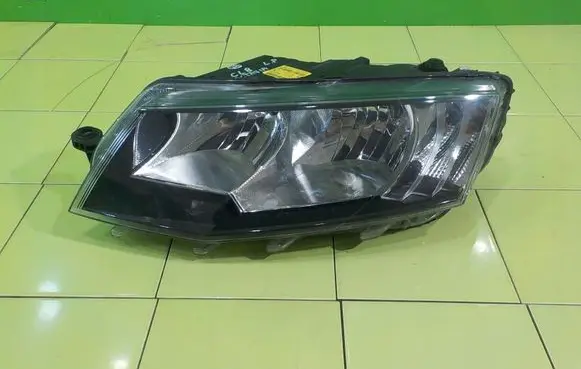 Skoda Octavia Mk3 (5E) Headlight/headlamp 030127260100