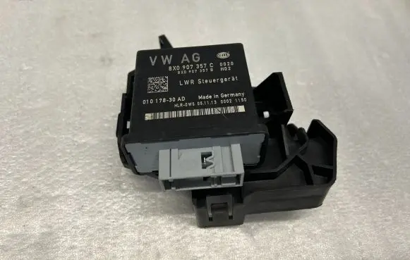 Audi Q7 4L Light module LCM 8X0907357C