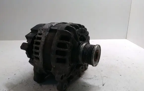 Audi A4 S4 B8 8K Generator/alternator 04L903017E 0125711154