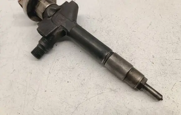 Fuel injector