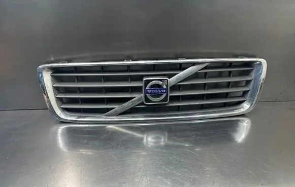 Volvo S80 Front bumper upper radiator grill 30764070 30655102