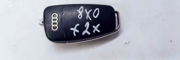 Audi A1 Ignition key/card 8X0837220D