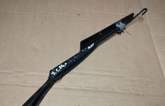 Jeep Cherokee III KJ Front wiper blade arm 80004718