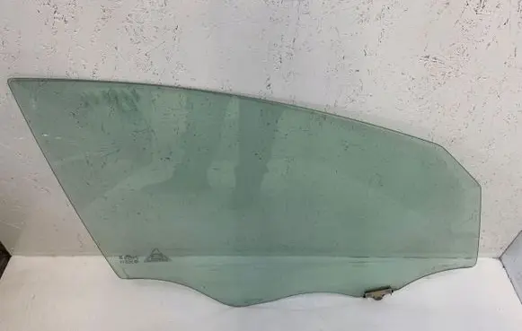 KIA Carens III Front door window glass four-door