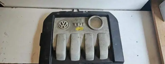 Volkswagen Golf Plus Engine cover (trim) 03G103925