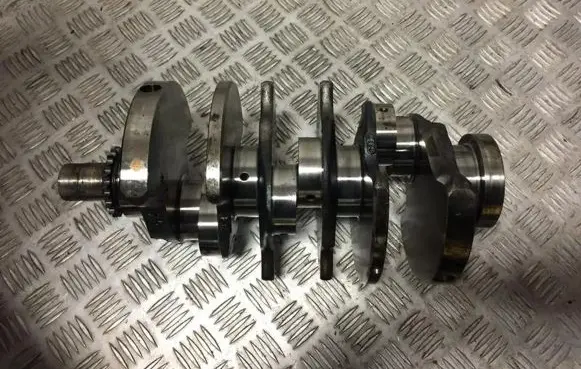 Audi A6 S6 C5 4B Crankshaft 059g