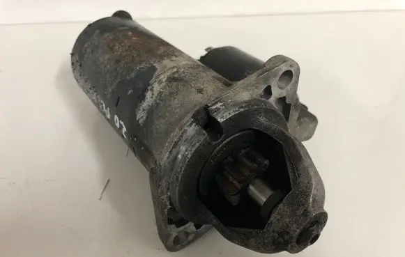 BMW 5 E34 Starter motor 0001108065