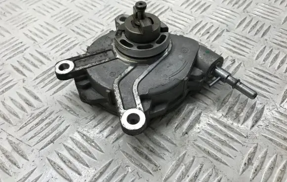 Toyota Corolla Verso AR10 Vacuum pump 293000R010 05010651
