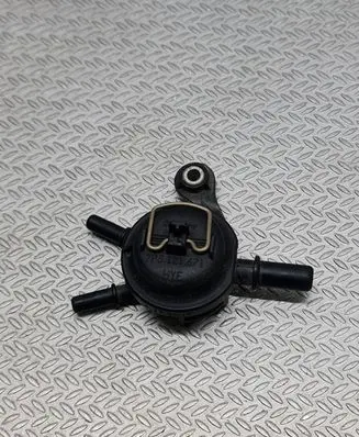 Porsche Panamera (970) Coolant heater control valve 7P5121671