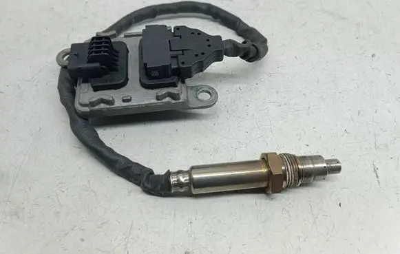Mercedes-Benz E W213 Lambda probe sensor A0009053009 SNS381B 0009053009
