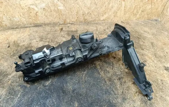 Ford Focus Rocker cam cover M06042A190 9689112980