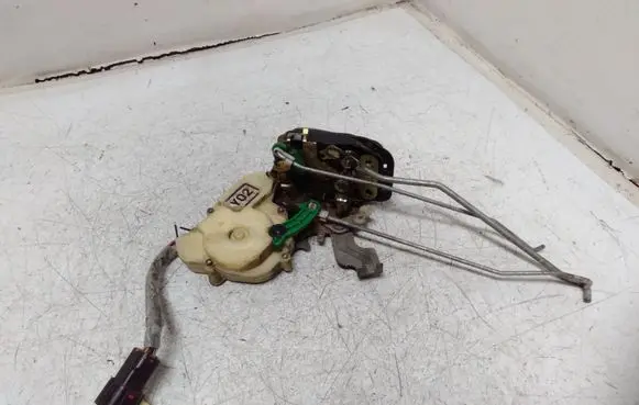 KIA Sorento Front door lock