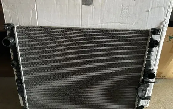 BMW 7 G11 G12 Coolant radiator 8686026