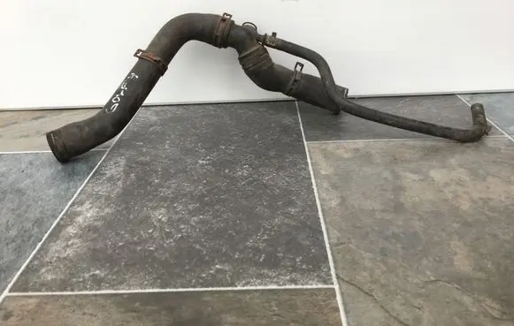 Volkswagen Golf IV Engine coolant pipe/hose 2J0121081