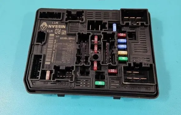 Dacia Sandero III Fuse box set 284B71965R IMPRK1453011