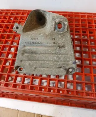 Audi A8 S8 D3 4E Engine mounting bracket 4E0199308AN