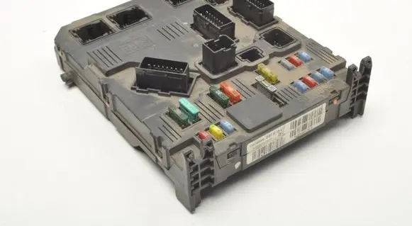 Peugeot Partner Fuse box set 9657999880