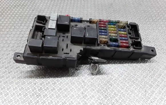 Volvo XC70 Fuse module 518322326