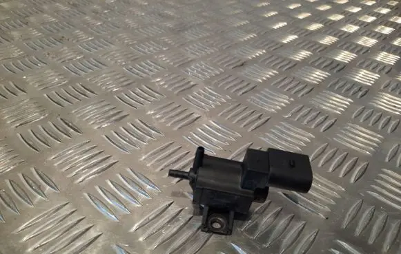 Audi Q7 4L Vacuum valve 037906283D