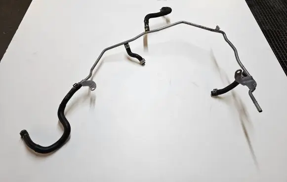 Volkswagen Tiguan Allspace Engine coolant pipe/hose 06K121075BA 5Q0121447G