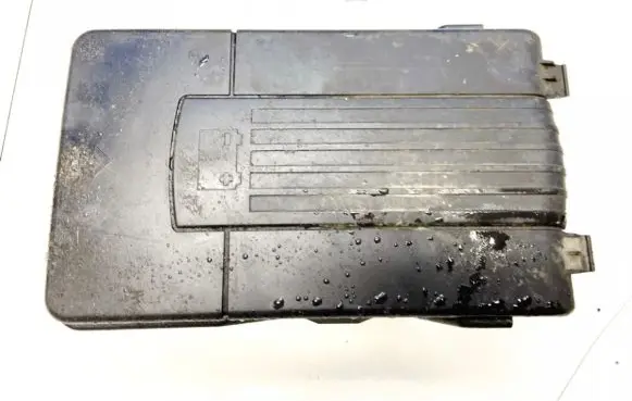 Toyota RAV 4 (XA20) Battery box tray cover/lid 1k0915443