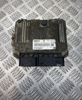 Opel Zafira B Engine control unit/module 0281013567 55205620 1039S15501