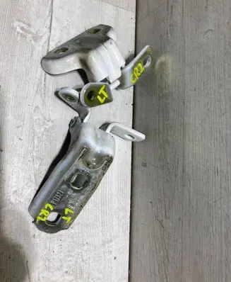 Opel Crossland X Rear door hinge set 