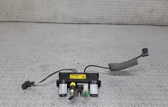 Cadillac BLS Aerial antenna amplifier 12785232