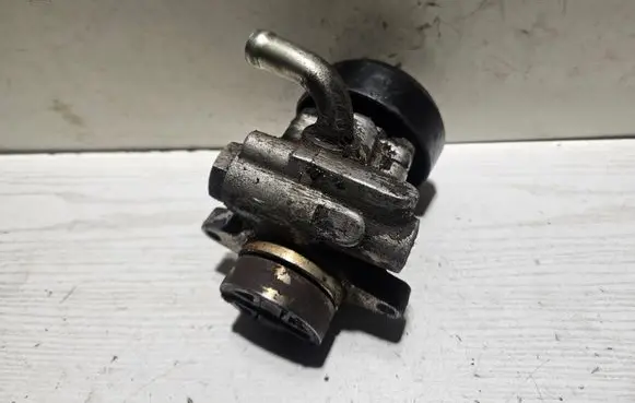 Chrysler Voyager Power steering pump 