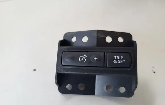Nissan Pulsar Other switches/knobs/shifts 40705C