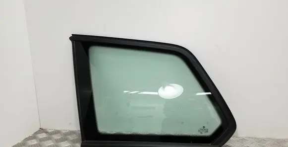 Volkswagen Golf VII Rear side window 5G9845297