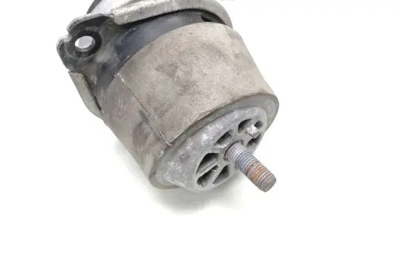 Engine mount bracket