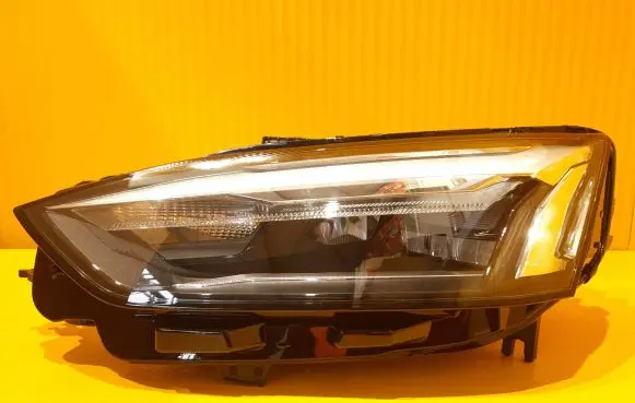 Audi A5 Headlight/headlamp 8W6941011A