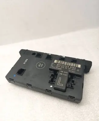 Mercedes-Benz C W203 Door control unit/module 2038205526 351321