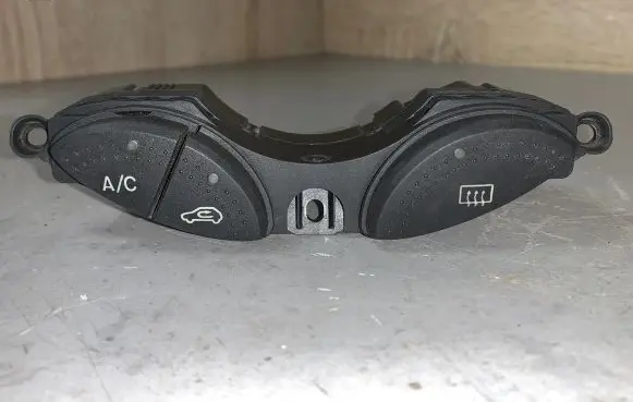 Ford Focus Air conditioning (A/C) switch 7S4T19A945BC 2204