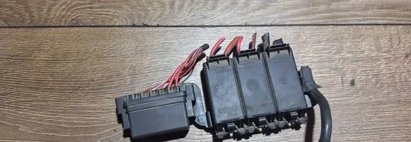Skoda Roomster (5J) Fuse module 5z0937548c
