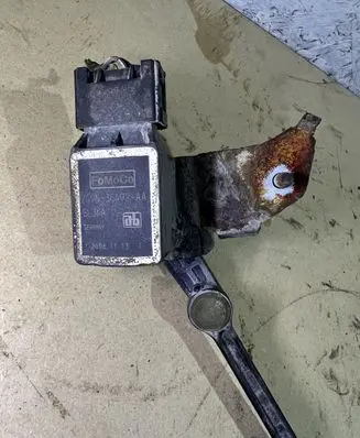 Rear air suspension level height sensor